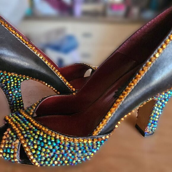 Beautiful, One of a Kind, Nine West Heels - Picture 2 of 14